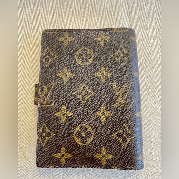 Authentic Louis Vuitton Small agenda! - Picture 2 of 8